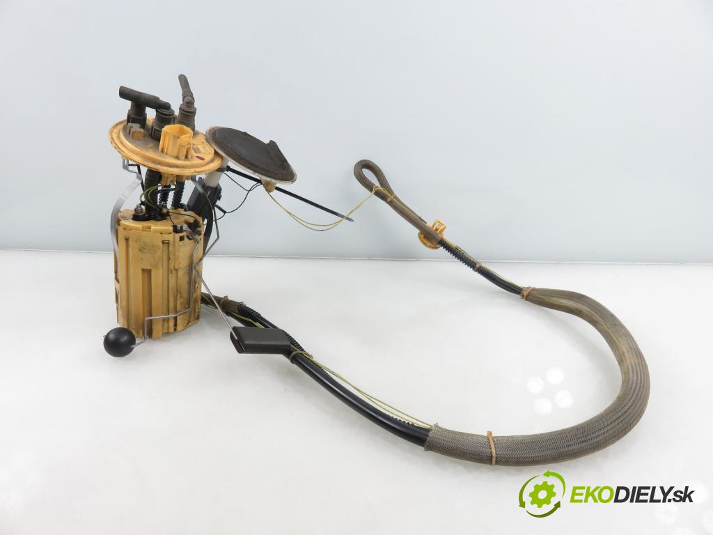 VOLVO S60 I (384) SEDAN 2006 136,00 2.4 D5 - D 5244 T4 2400,00 pumpa paliva 30671066 ; 0580303065