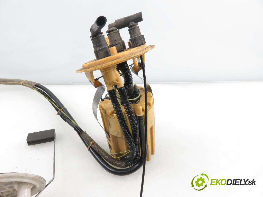 VOLVO S60 I (384) SEDAN 2006 136,00 2.4 D5 - D 5244 T4 2400,00 pumpa paliva 30671066 ; 0580303065