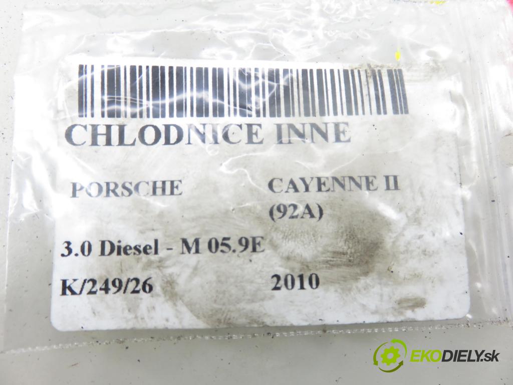 PORSCHE CAYENNE II (92A) SUV 2010 176,00 3.0 Diesel - M 05.9E 2967,00 chladič oleje 7P0317019