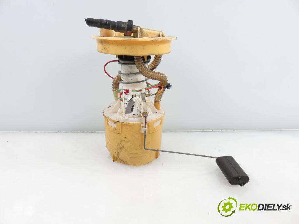 FORD FOCUS C-MAX (DM2) MINIVAN 2004 80,00 1.6 TDCi 109 - G8DA 1560,00 senzor hladiny paliva 3M519275