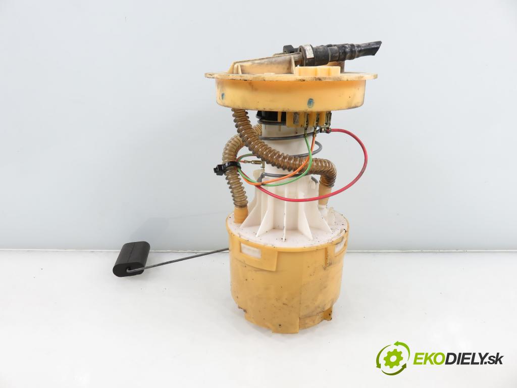 FORD FOCUS C-MAX (DM2) MINIVAN 2004 80,00 1.6 TDCi 109 - G8DA 1560,00 senzor hladiny paliva 3M519275