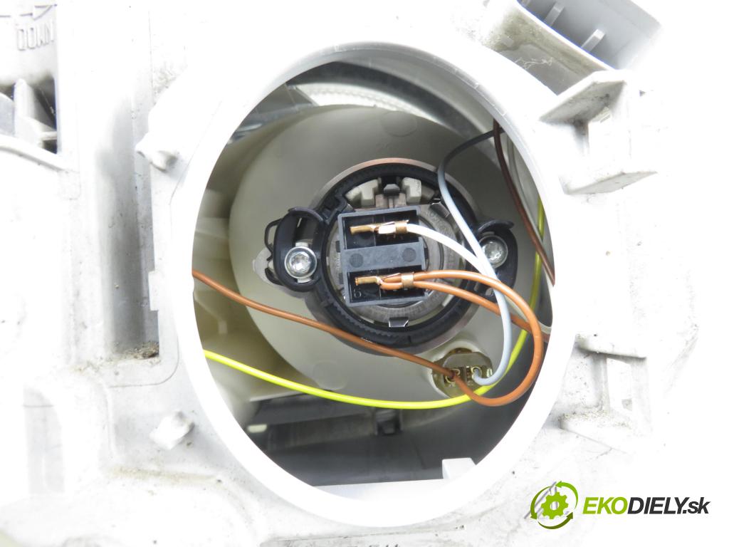 MERCEDES-BENZ KLASA C T-Model (S203) KOMBI 2005 90,00 C 200 CDI (203.207) 122 - OM 646.962 2148,00 Svetlo LP 0301166205