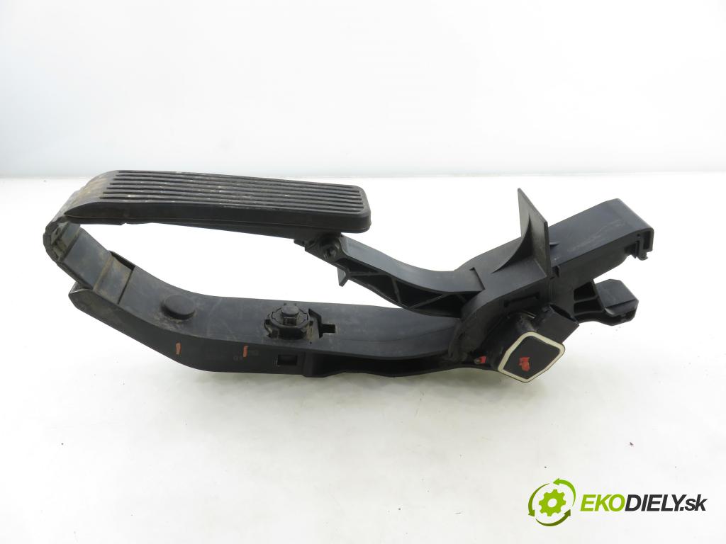 MERCEDES-BENZ KLASA C T-Model (S203) KOMBI 2005 90,00 C 200 CDI (203.207) 122 - OM 646.962 2148,00 potenciometr plynového pedálu A2113000404 (Potenciometr plynového pedálu)