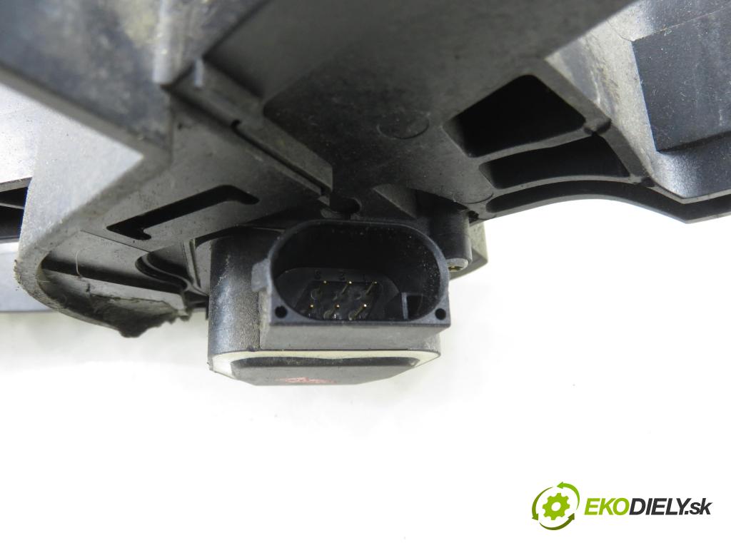 MERCEDES-BENZ KLASA C T-Model (S203) KOMBI 2005 90,00 C 200 CDI (203.207) 122 - OM 646.962 2148,00 potenciometr plynového pedálu A2113000404 (Potenciometr plynového pedálu)