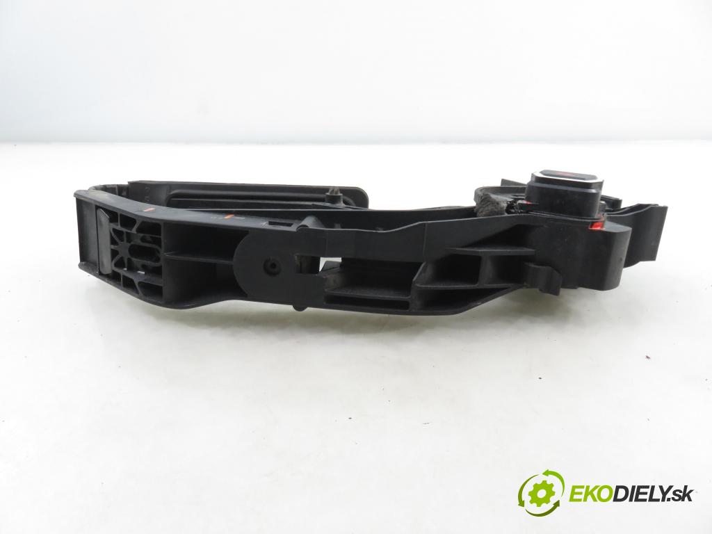 MERCEDES-BENZ KLASA C T-Model (S203) KOMBI 2005 90,00 C 200 CDI (203.207) 122 - OM 646.962 2148,00 potenciometr plynového pedálu A2113000404 (Potenciometr plynového pedálu)