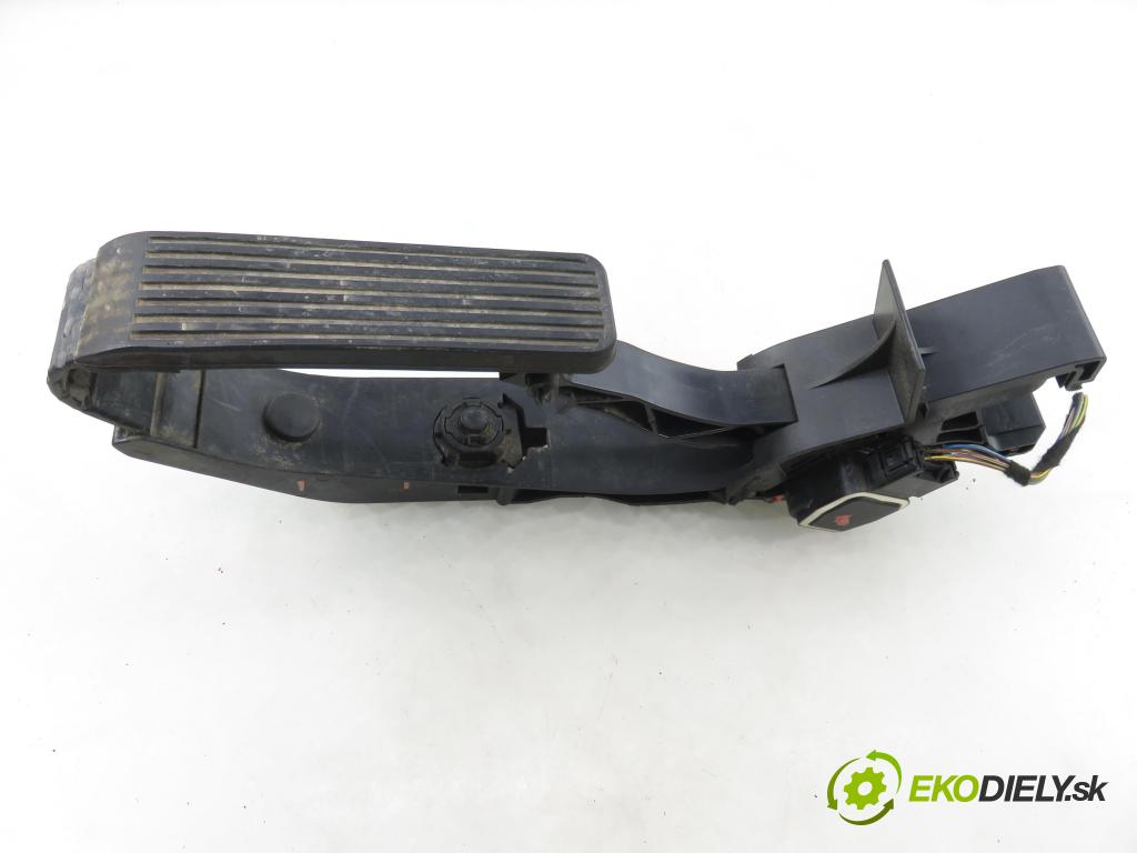 MERCEDES-BENZ KLASA C T-Model (S203) KOMBI 2005 90,00 C 200 CDI (203.207) 122 - OM 646.962 2148,00 potenciometr plynového pedálu A2113000404 (Potenciometr plynového pedálu)