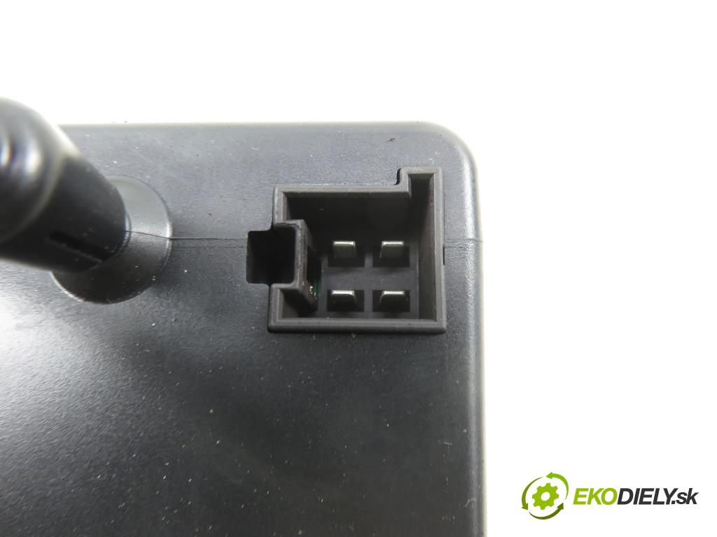 MERCEDES-BENZ KLASA C T-Model (S203) KOMBI 2005 90,00 C 200 CDI (203.207) 122 - OM 646.962 2148,00 pumpa zámku centrálneho 0008002548