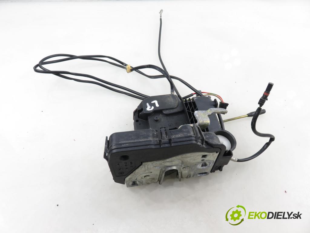 MERCEDES-BENZ KLASA C T-Model (S203) KOMBI 2005 90,00 C 200 CDI (203.207) 122 - OM 646.962 2148,00 zámok 004133112637