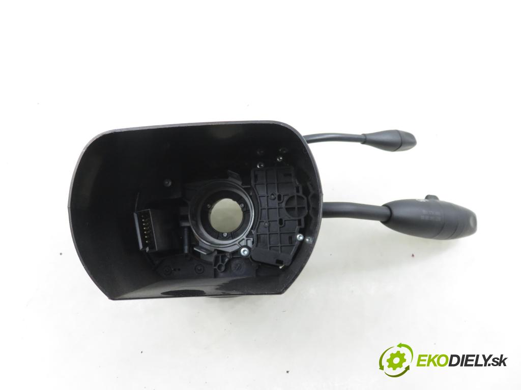 MERCEDES-BENZ KLASA C T-Model (S203) KOMBI 2005 90,00 C 200 CDI (203.207) 122 - OM 646.962 2148,00 páčka/prepínač A2035405845