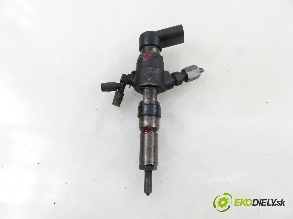 FORD FIESTA V (JH_, JD_) HB 2007 50,00 1.4 TDCi 68 - F6JB 1399,00 vstrekovač 9654551080 (Vstrekovač paliva)