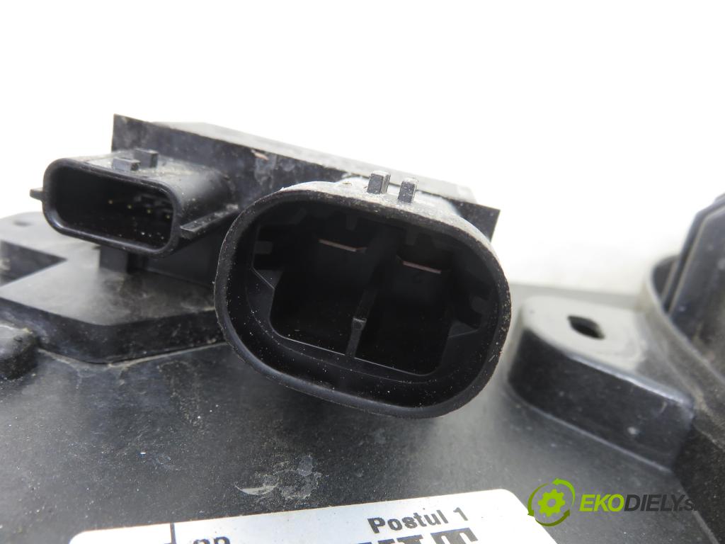 DACIA DUSTER (HM_) SUV 2021 74,00 1.0 TCe 100 (HMMT) 999,00 Ventilátor chladič klíma/voda 214818665R