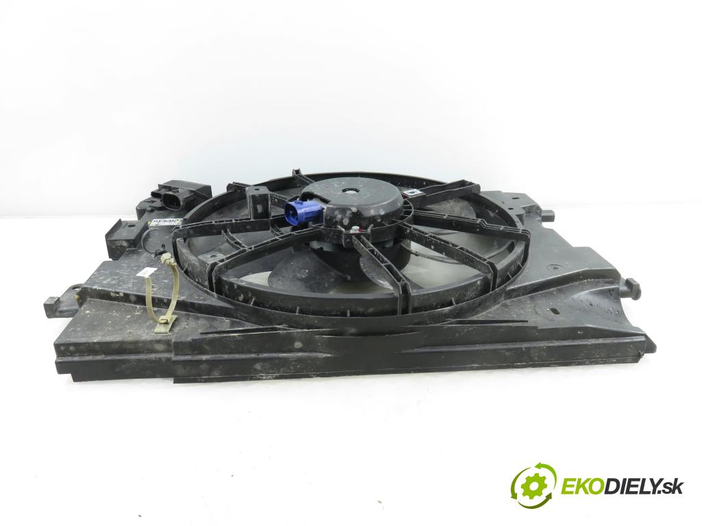 DACIA DUSTER (HM_) SUV 2021 74,00 1.0 TCe 100 (HMMT) 999,00 Ventilátor chladič klíma/voda 214818665R