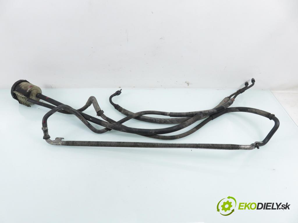 VW TRANSPORTER IV Skrzynia (70XA) FURGON 1996 50,00 1.9 TD 68 - ABL 1896,00 trubka / Rúra servočerpadlo 701422893 ; 701422091B ; 701422373A