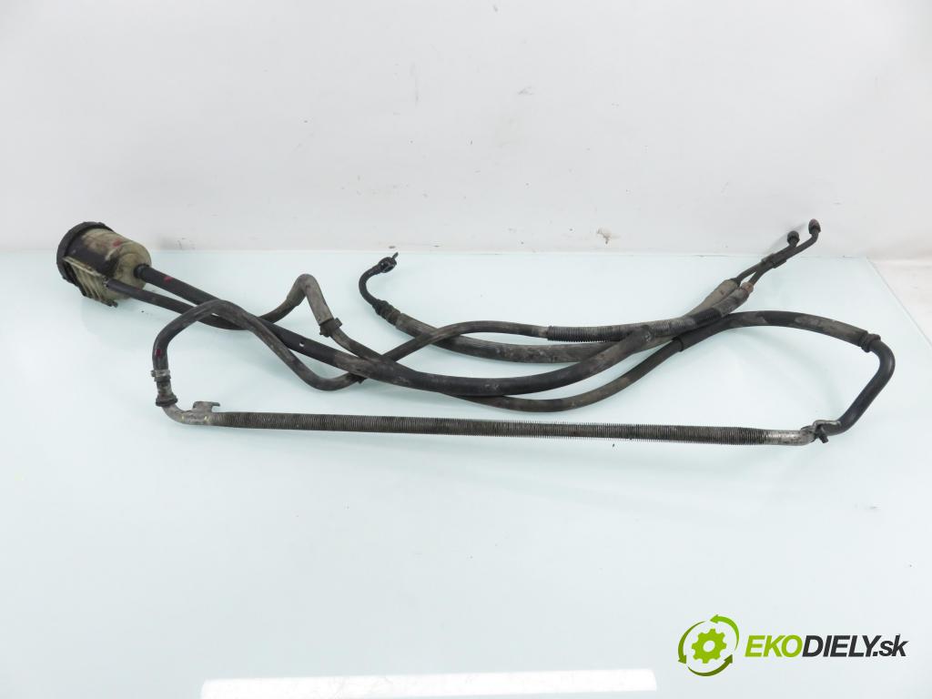 VW TRANSPORTER IV Skrzynia (70XA) FURGON 1996 50,00 1.9 TD 68 - ABL 1896,00 trubka / Rúra servočerpadlo 701422893 ; 701422091B ; 701422373A