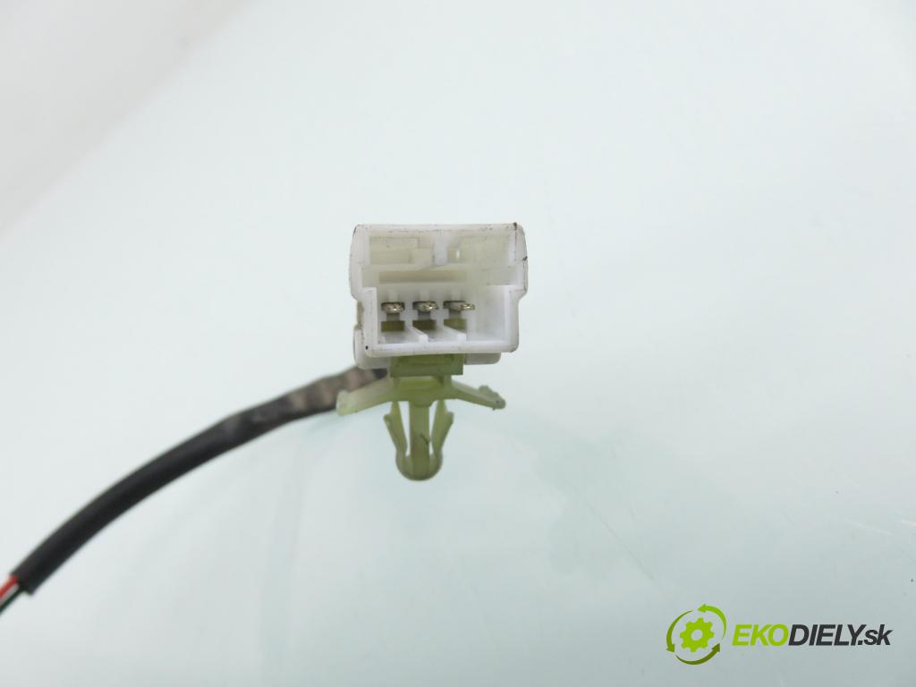 FIAT DOBLO nadwozie wielkoprzestrzenne (MPV) (119_, 223_) KOMBIVAN 2006 55,00 1.3 JTD - 199 A2.000 1248,00 motorek stěrače ZADNÍ: 64343021