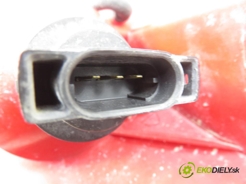 CHRYSLER PT CRUISER (PT_) MINIVAN 2001 104,00 2 - ECC 1996,00 Svetlo ľavé zadné