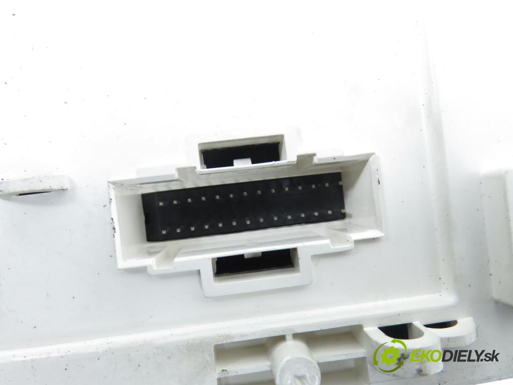 VW GOLF III (1H1) HB 1994 66,00 1.9 TDI 90 - 1Z 1896,00 Prístrojovka elektrický 5392325900G