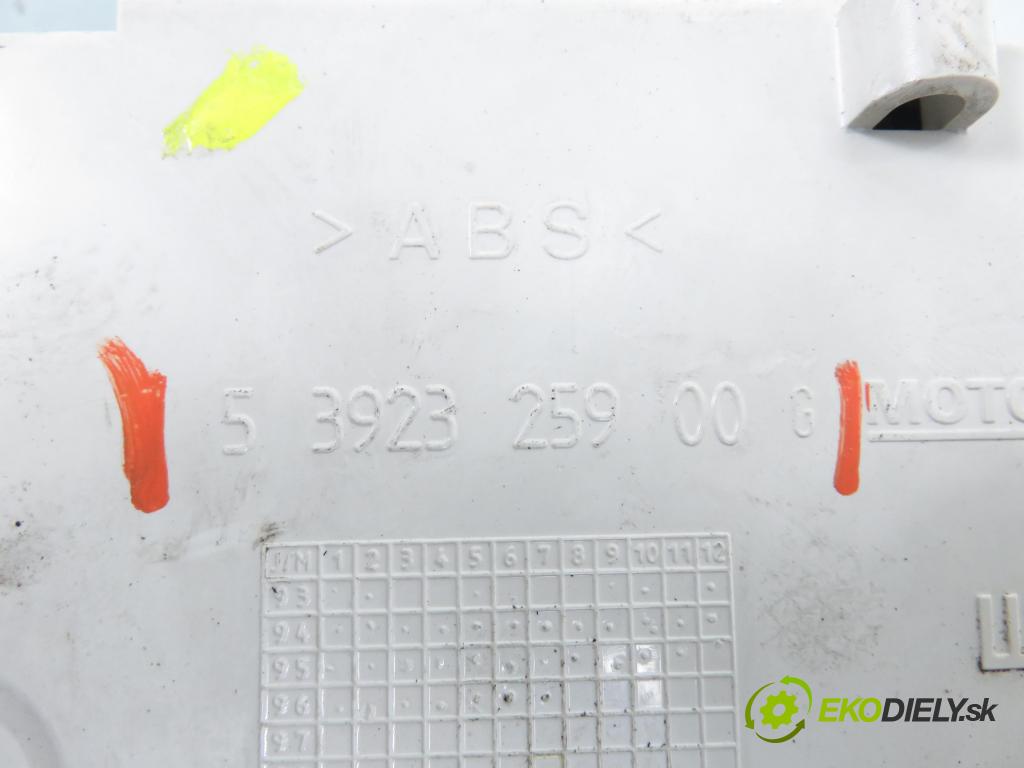 VW GOLF III (1H1) HB 1994 66,00 1.9 TDI 90 - 1Z 1896,00 Prístrojovka elektrický 5392325900G