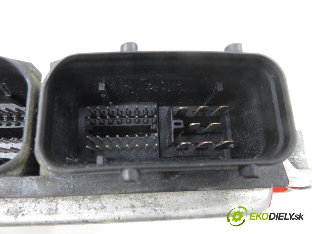 VW GOLF IV (1J1) HB 2001 66,00 1.9 TDI 90 - ALH 1896,00 Riadiaca jednotka Motor 038906012FA ; 0281010650