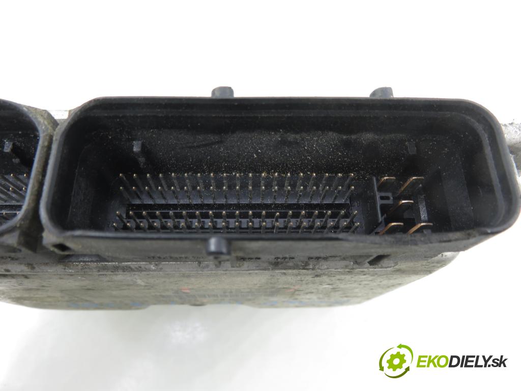 VW GOLF IV (1J1) HB 2001 66,00 1.9 TDI 90 - ALH 1896,00 Riadiaca jednotka Motor 038906012FA ; 0281010650