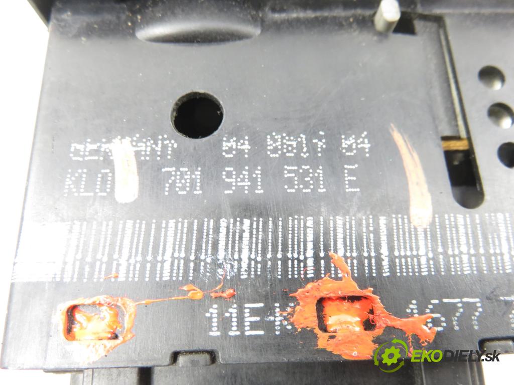 VW TRANSPORTER IV Skrzynia (70XA) FURGON 1997 55,00 2.4 D - AJA 2370,00 prepínač svetlá 701941531E