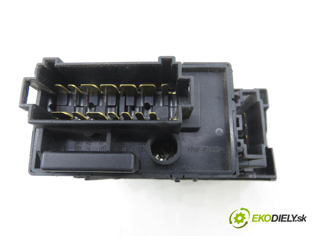 VW TRANSPORTER IV Skrzynia (70XA) FURGON 1997 55,00 2.4 D - AJA 2370,00 prepínač svetlá 701941531E