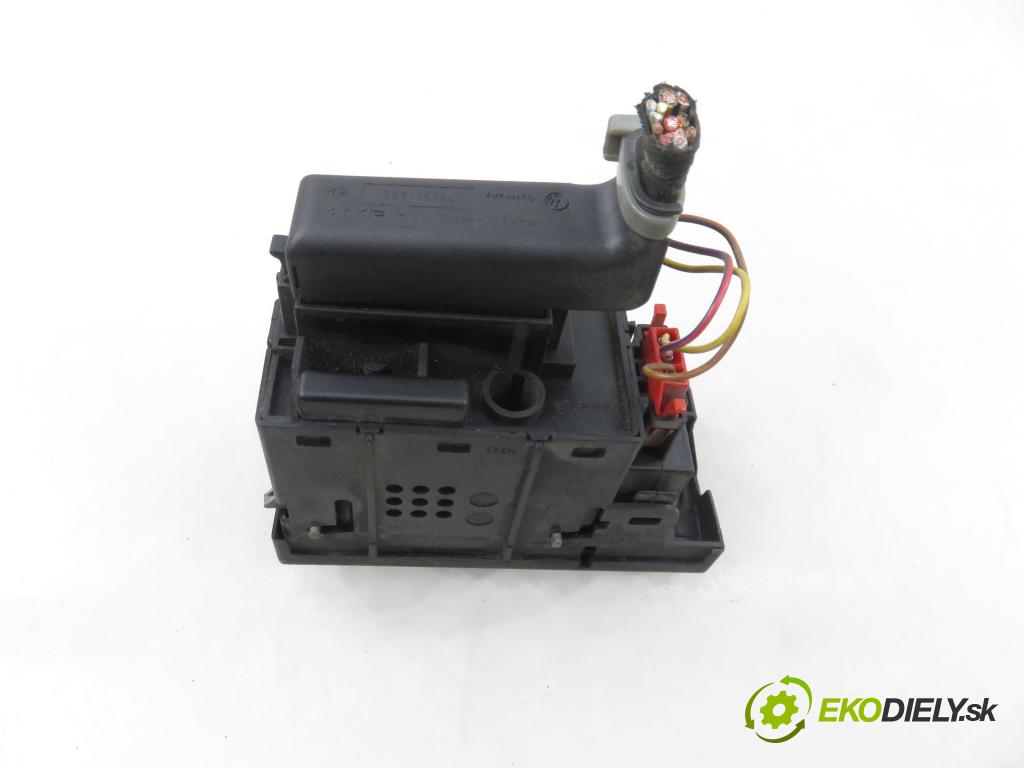 VW TRANSPORTER IV Skrzynia (70XA) FURGON 1997 55,00 2.4 D - AJA 2370,00 prepínač svetlá 701941531E