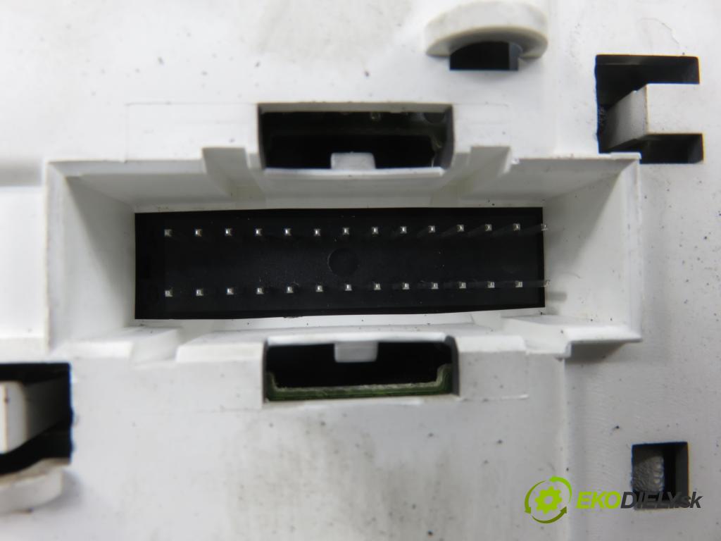 VW TRANSPORTER IV Skrzynia (70XA) FURGON 1997 55,00 2.4 D - AJA 2370,00 prístrojovka elektrický 7D0919850H