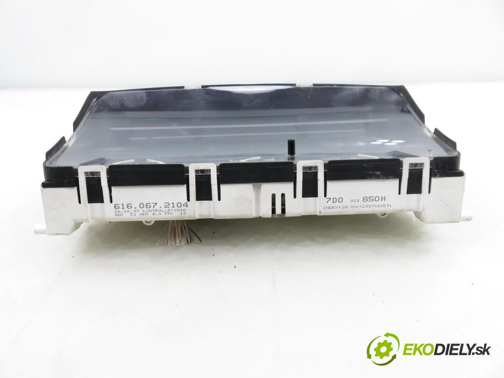 VW TRANSPORTER IV Skrzynia (70XA) FURGON 1997 55,00 2.4 D - AJA 2370,00 prístrojovka elektrický 7D0919850H