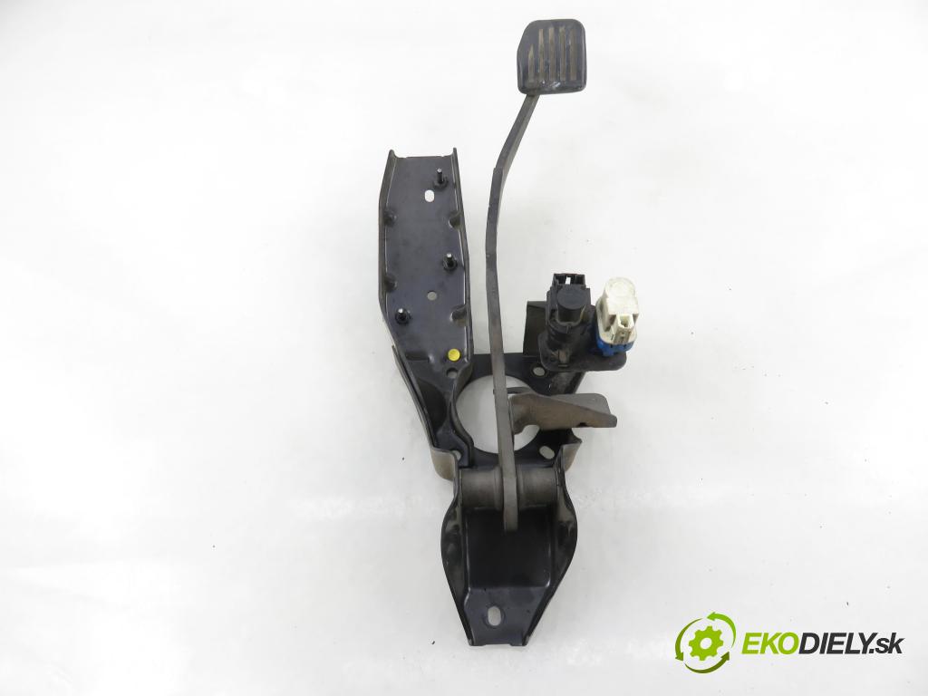 FORD S-MAX (WA6) MINIVAN 2006 92,00 1.8 TDCi 125 - QYWA 1753,00 PEDAL brzdy 6G922D094JE