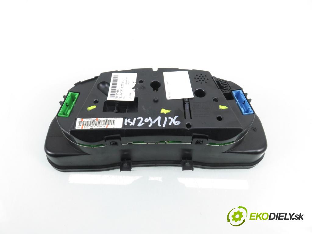 VW PASSAT B5 (3B2) SEDAN 1997 92,00 1.8 20V 125 - ADR 1781,00 Prístrojovka elektrický 3B0919860A ; 110008834