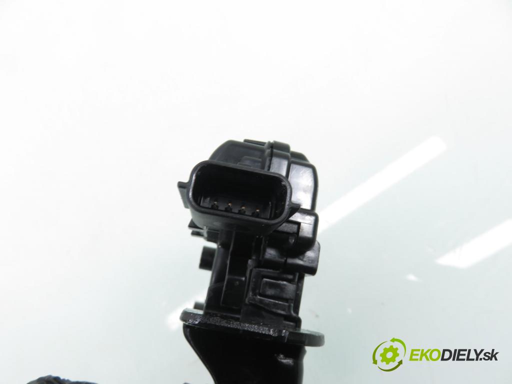 DACIA DUSTER (HM_) SUV 2021 74,00 1.0 TCe 100 (HMMT) 999,00 zámok dveří kufr EL. 40557160 ; 90503942