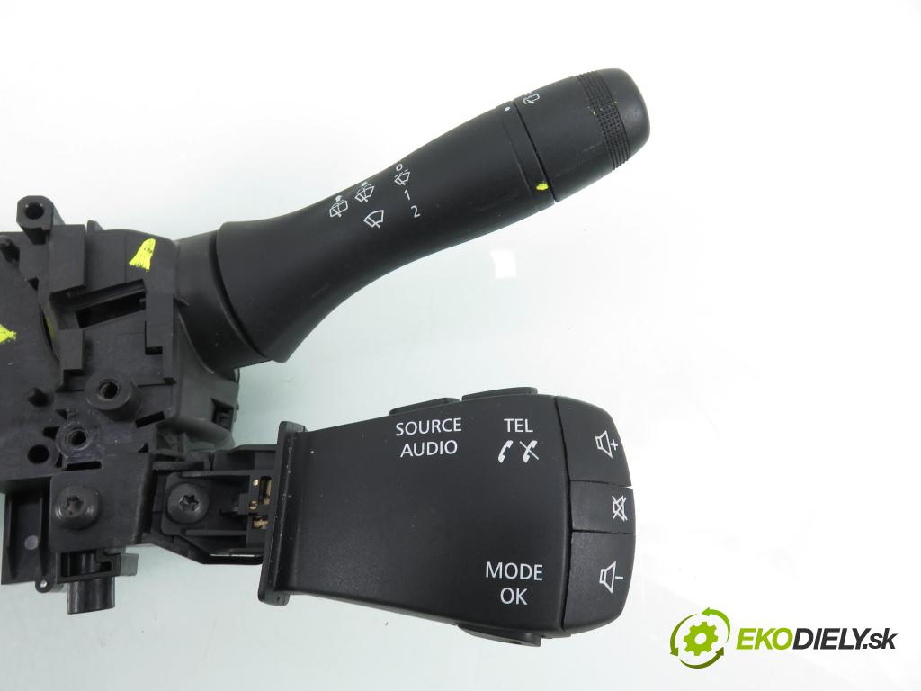 DACIA DUSTER (HM_) SUV 2021 74,00 1.0 TCe 100 (HMMT) 999,00 páčka/prepínač 255678207R