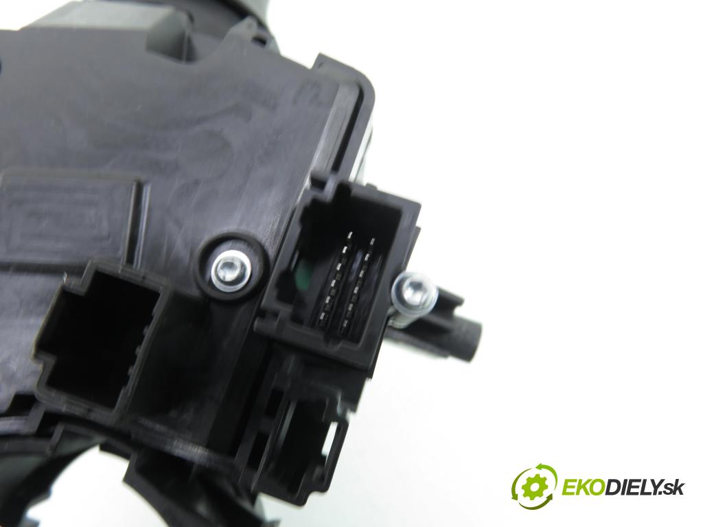 DACIA DUSTER (HM_) SUV 2021 74,00 1.0 TCe 100 (HMMT) 999,00 páčka/prepínač 255678207R