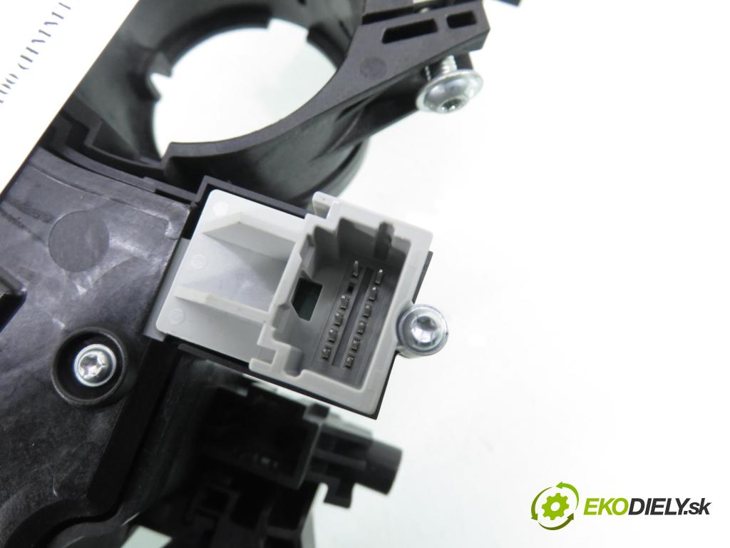 DACIA DUSTER (HM_) SUV 2021 74,00 1.0 TCe 100 (HMMT) 999,00 páčka/prepínač 255678207R