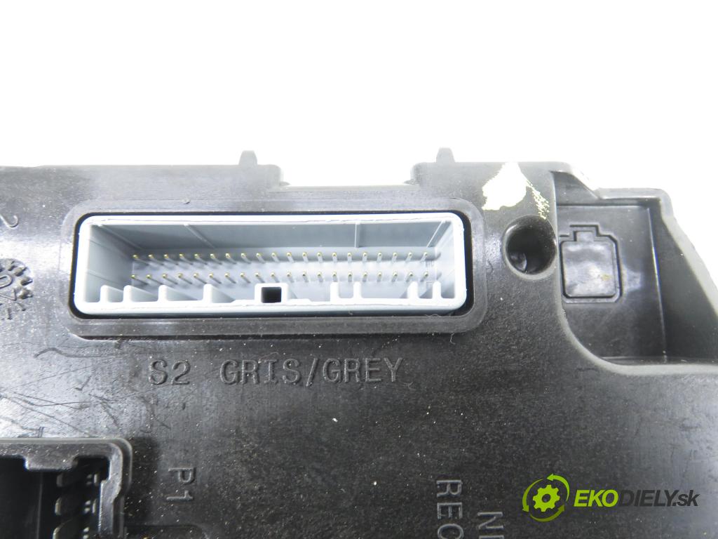 DACIA DUSTER (HM_) SUV 2021 74,00 1.0 TCe 100 (HMMT) 999,00 MODUL BCM 284B11091R ; 2675974 ; 2320679