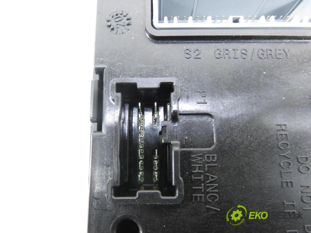 DACIA DUSTER (HM_) SUV 2021 74,00 1.0 TCe 100 (HMMT) 999,00 MODUL BCM 284B11091R ; 2675974 ; 2320679