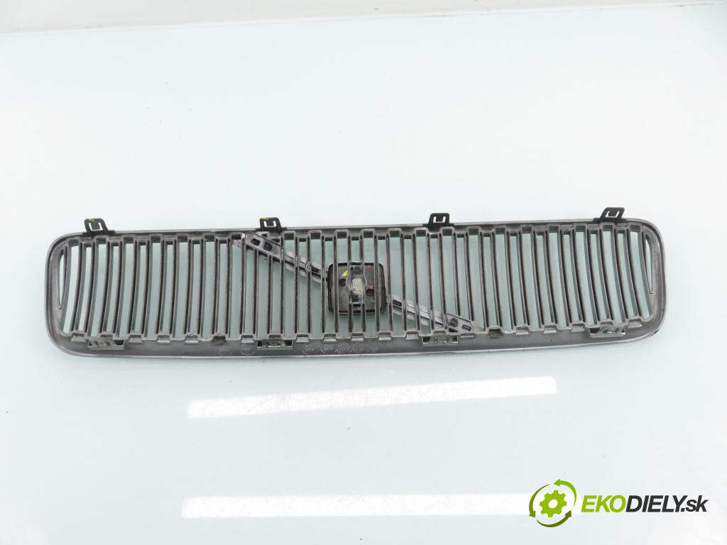 VOLVO V50 (MW) KOMBI 2006 80,00 1.6 D - 109  D 4164 T 1560,00 Mriežka / maska 08678680 ; 08678556