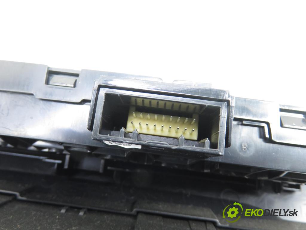 DACIA DUSTER (HM_) SUV 2021 74,00 1.0 TCe 100 (HMMT) 999,00 Panel kúrenia KLIMATRONIK 275105451R