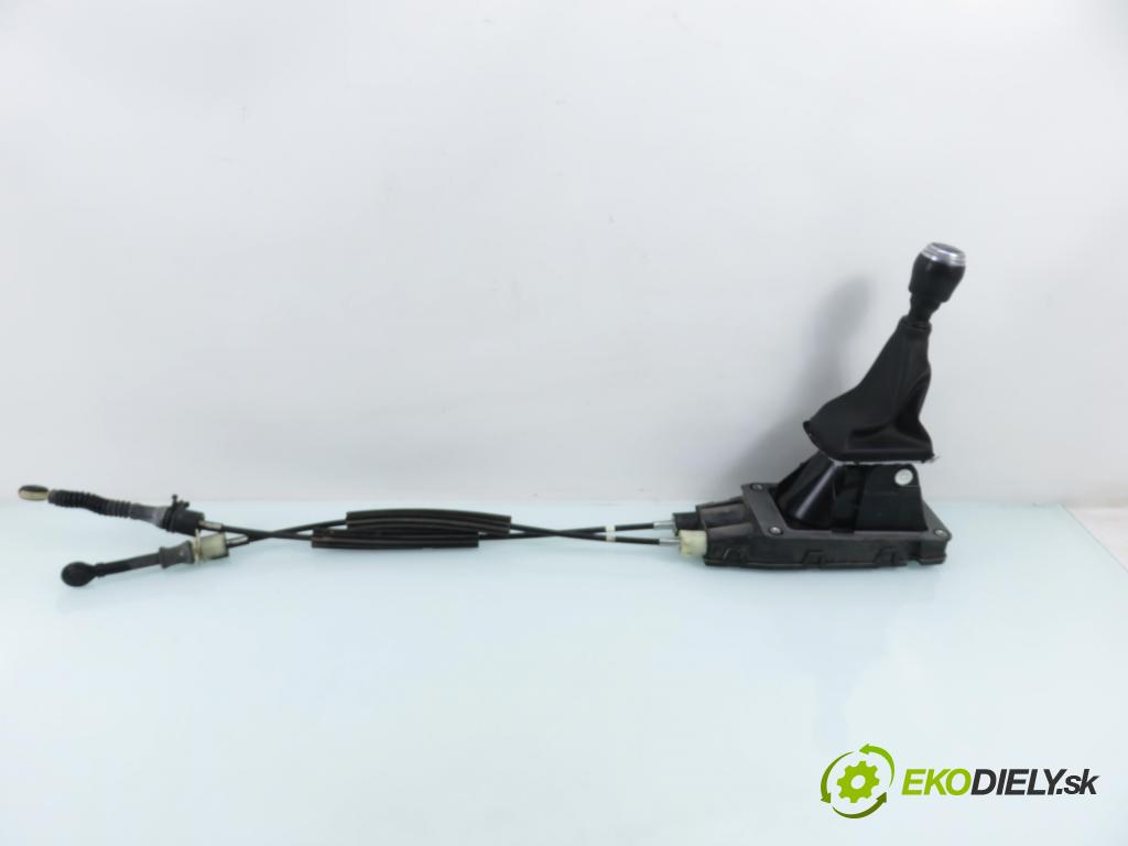 DACIA DUSTER (HM_) SUV 2021 74,00 1.0 TCe 100 (HMMT) 999,00 ZVEDÁK: 349018842R