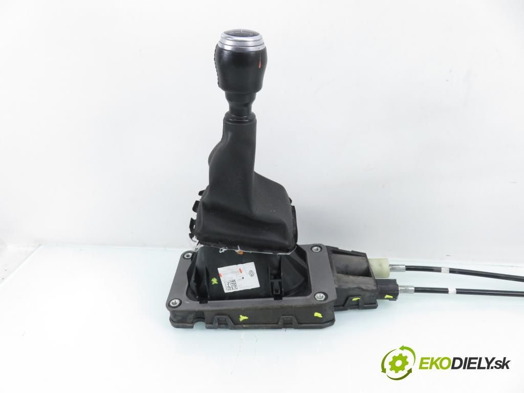 DACIA DUSTER (HM_) SUV 2021 74,00 1.0 TCe 100 (HMMT) 999,00 ZVEDÁK: 349018842R