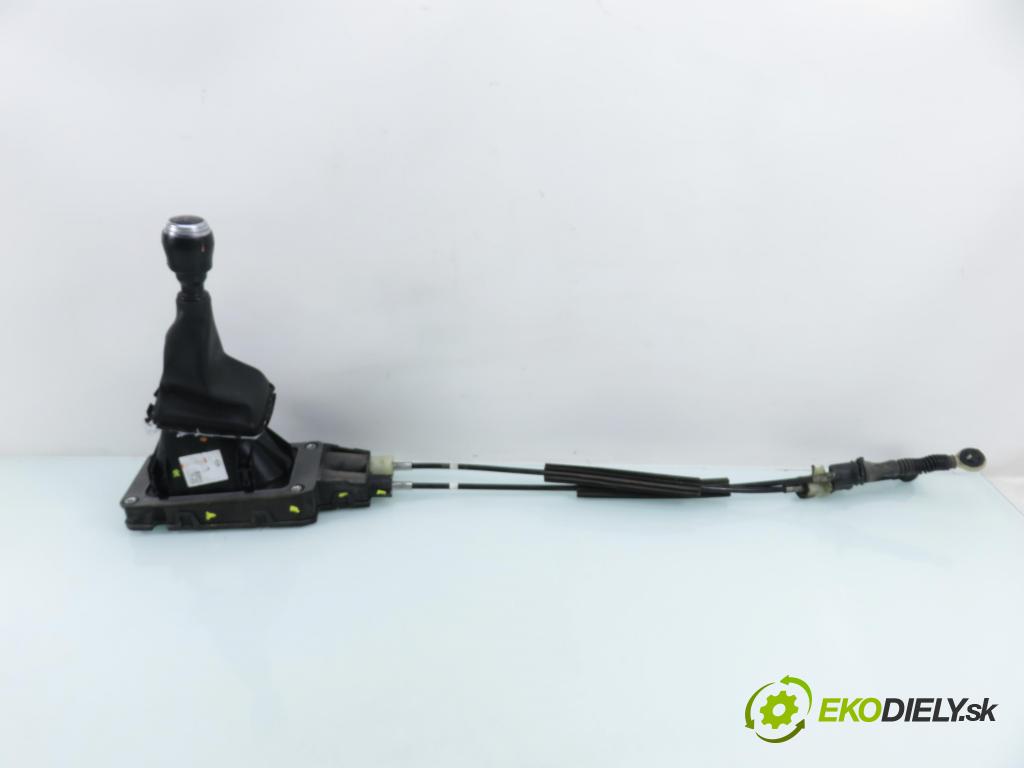 DACIA DUSTER (HM_) SUV 2021 74,00 1.0 TCe 100 (HMMT) 999,00 ZVEDÁK: 349018842R