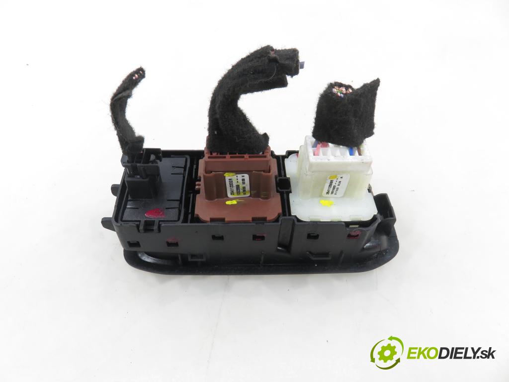 DACIA DUSTER (HM_) SUV 2021 74,00 1.0 TCe 100 (HMMT) 999,00 Panel ovládania okien 254113300R ; 254112588R