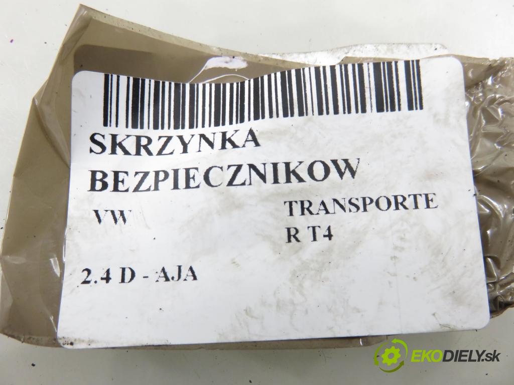 VW TRANSPORTER IV Skrzynia (70XA) FURGON 1997 55,00 2.4 D - AJA 2370,00 Skrinka POJISTKY: 357937039