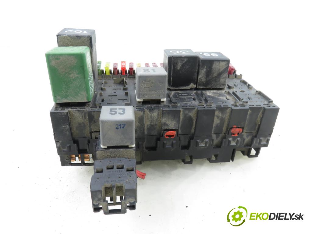 VW TRANSPORTER IV Skrzynia (70XA) FURGON 1997 55,00 2.4 D - AJA 2370,00 Skrinka POJISTKY: 357937039