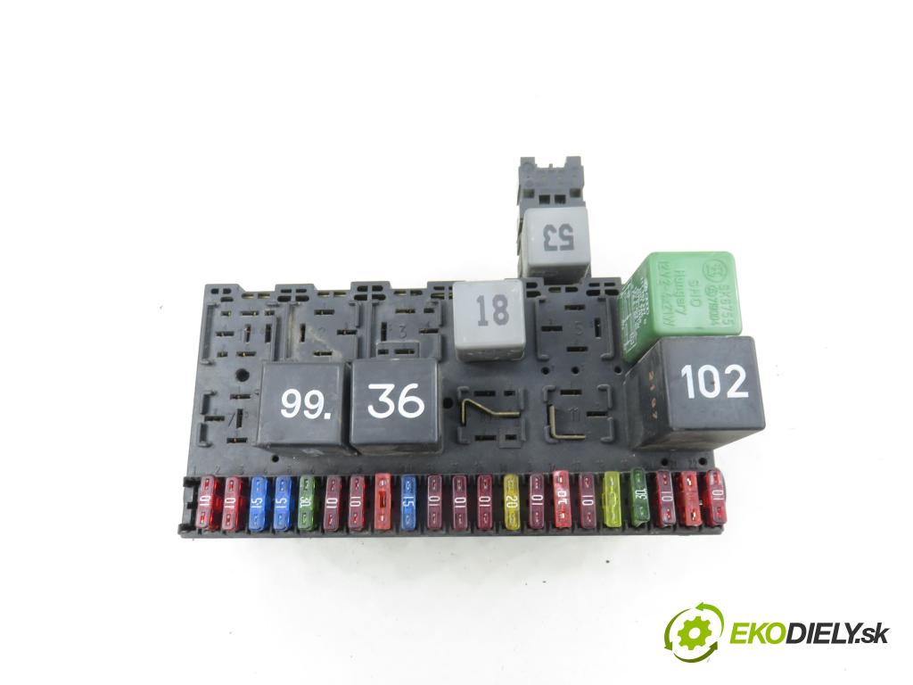 VW TRANSPORTER IV Skrzynia (70XA) FURGON 1997 55,00 2.4 D - AJA 2370,00 Skrinka POJISTKY: 357937039