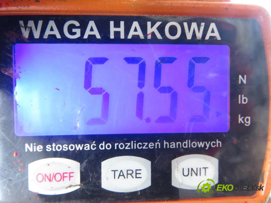 AUDI 80 (8C, B4) SEDAN 1992 66,00 1.9 TDI - 1Z 1896,00 výztuha zadní část