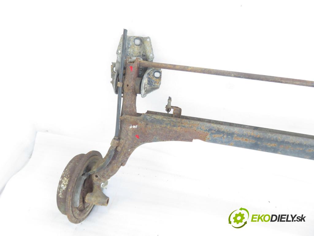 AUDI 80 (8C, B4) SEDAN 1992 66,00 1.9 TDI - 1Z 1896,00 výztuha zadní část