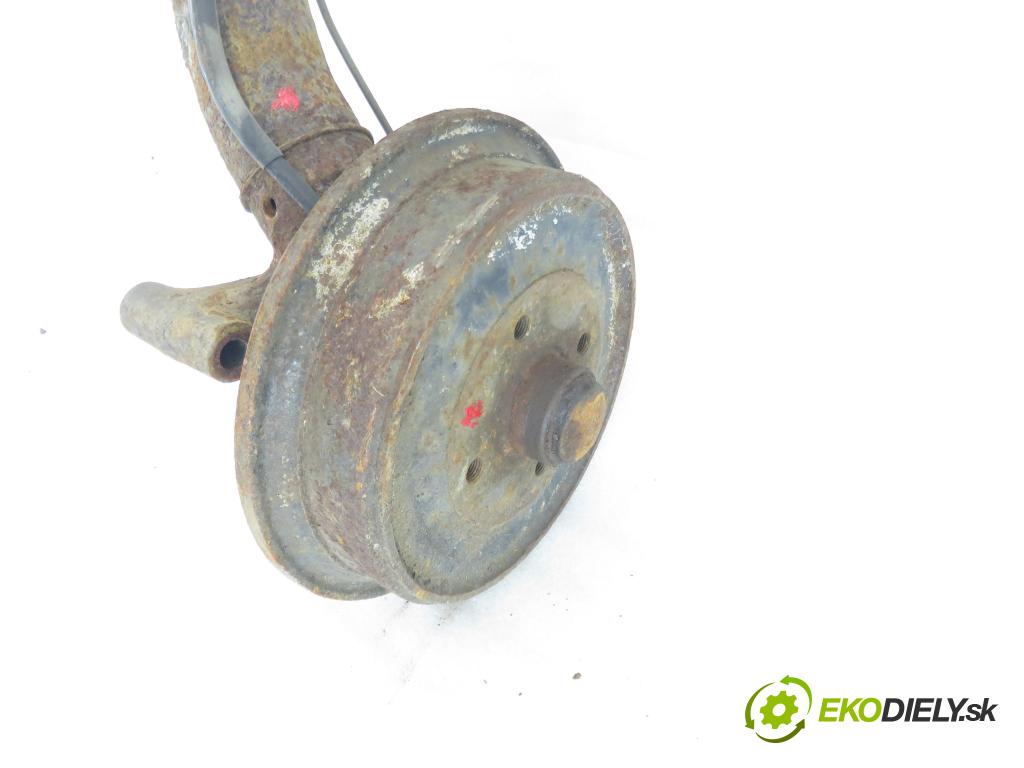 AUDI 80 (8C, B4) SEDAN 1992 66,00 1.9 TDI - 1Z 1896,00 výztuha zadní část