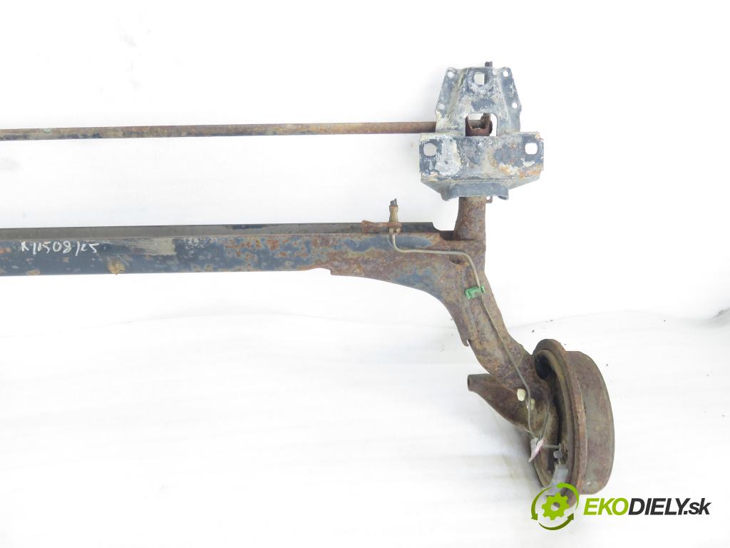 AUDI 80 (8C, B4) SEDAN 1992 66,00 1.9 TDI - 1Z 1896,00 výztuha zadní část